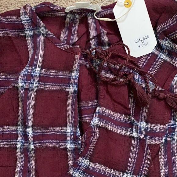 NWT Gorgeous Top - Picture 2 of 5